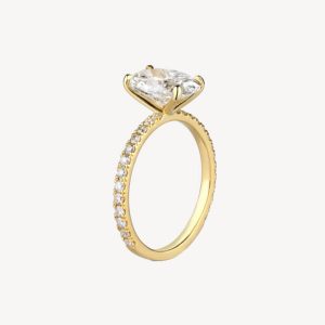 Lustrous Diamond Ring